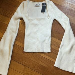 Hollister XS shirt, never worn with tags.